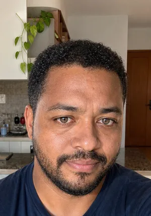 Iván T.